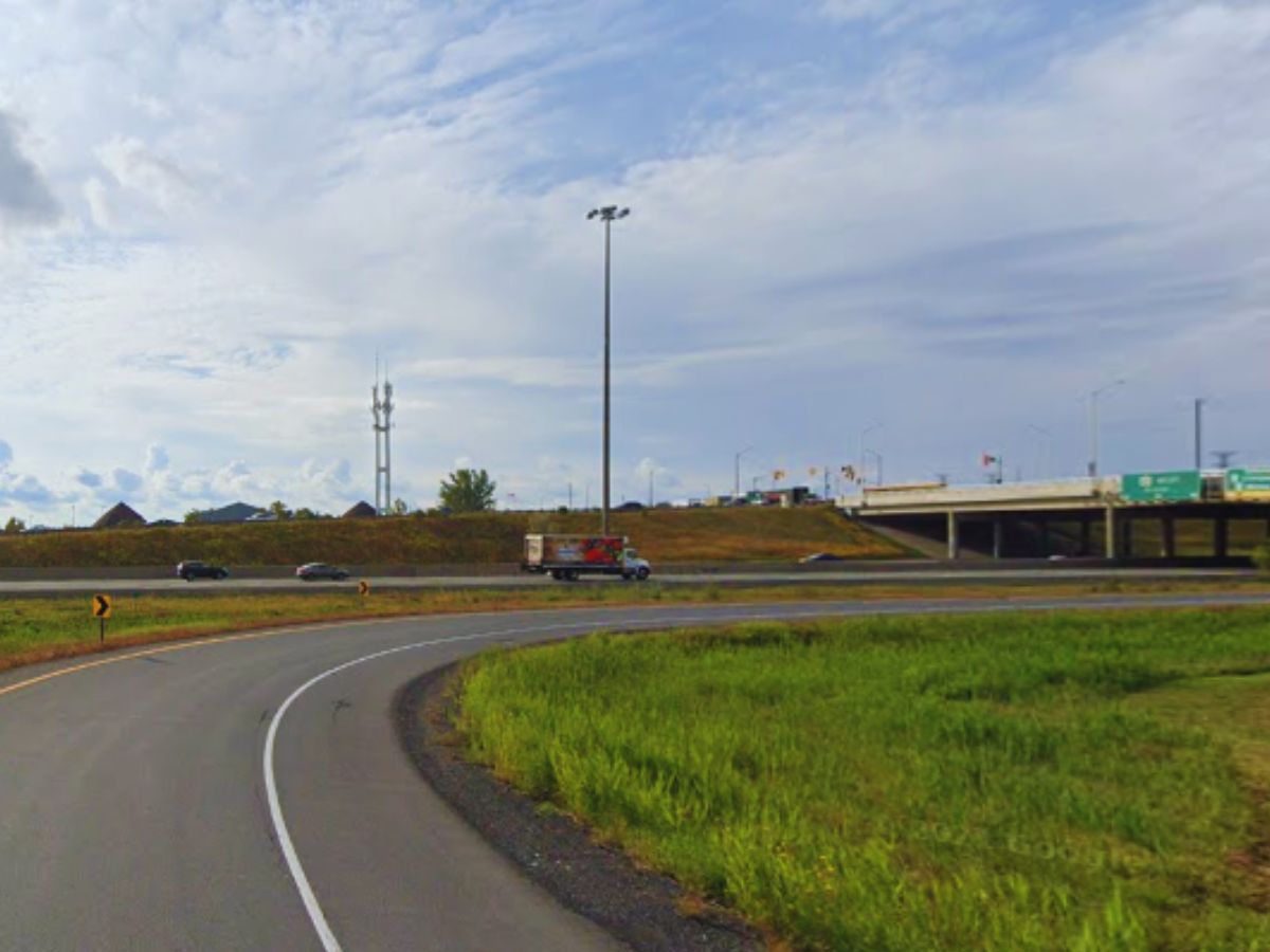 Road View, Pickering, ON