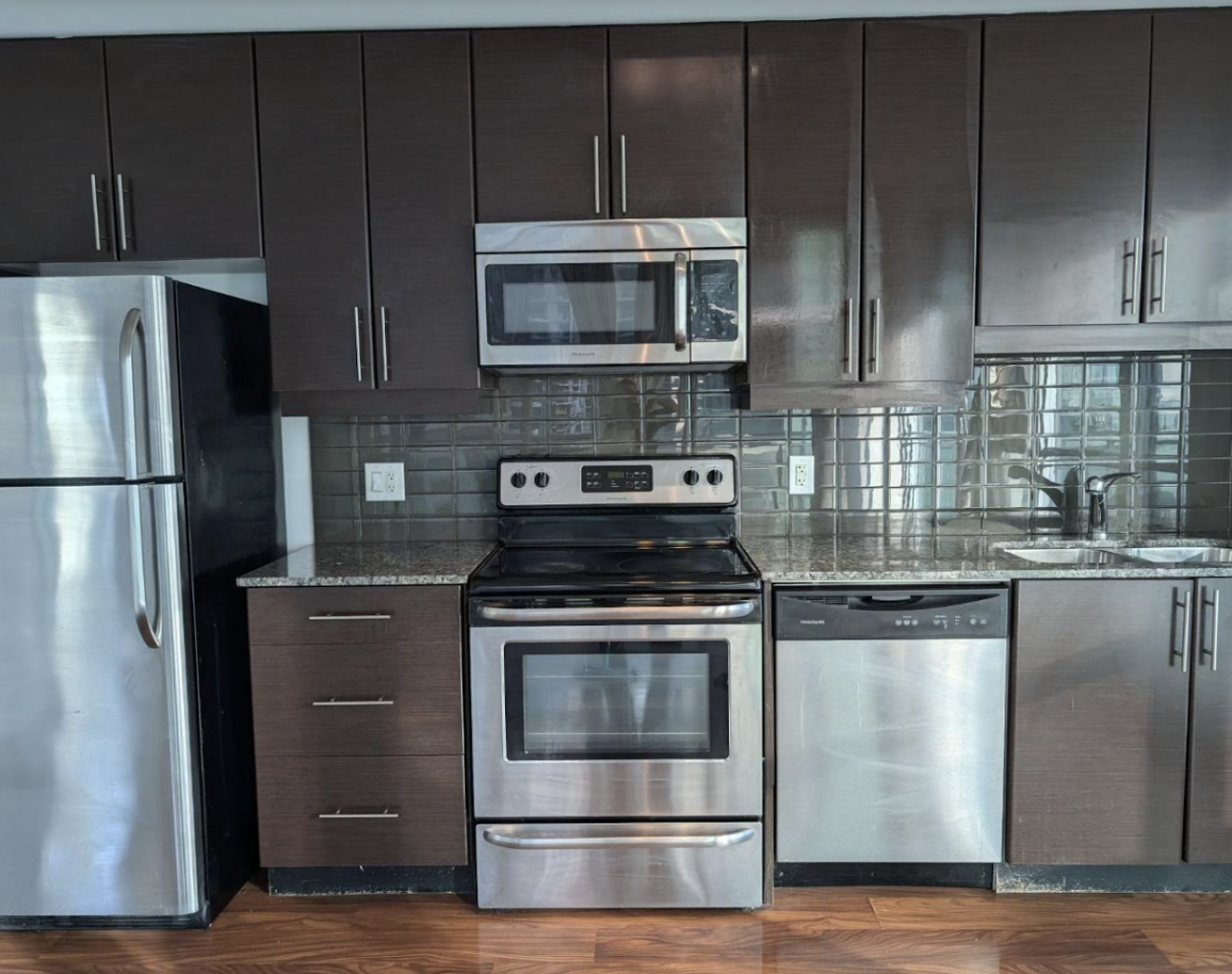 Apex Home Cleaning team delivering expert deep cleaning services in Toronto, ON.