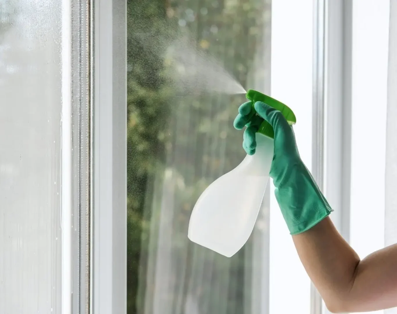 Apex Home Cleaning team performing deep cleaning services in Mississauga, ON