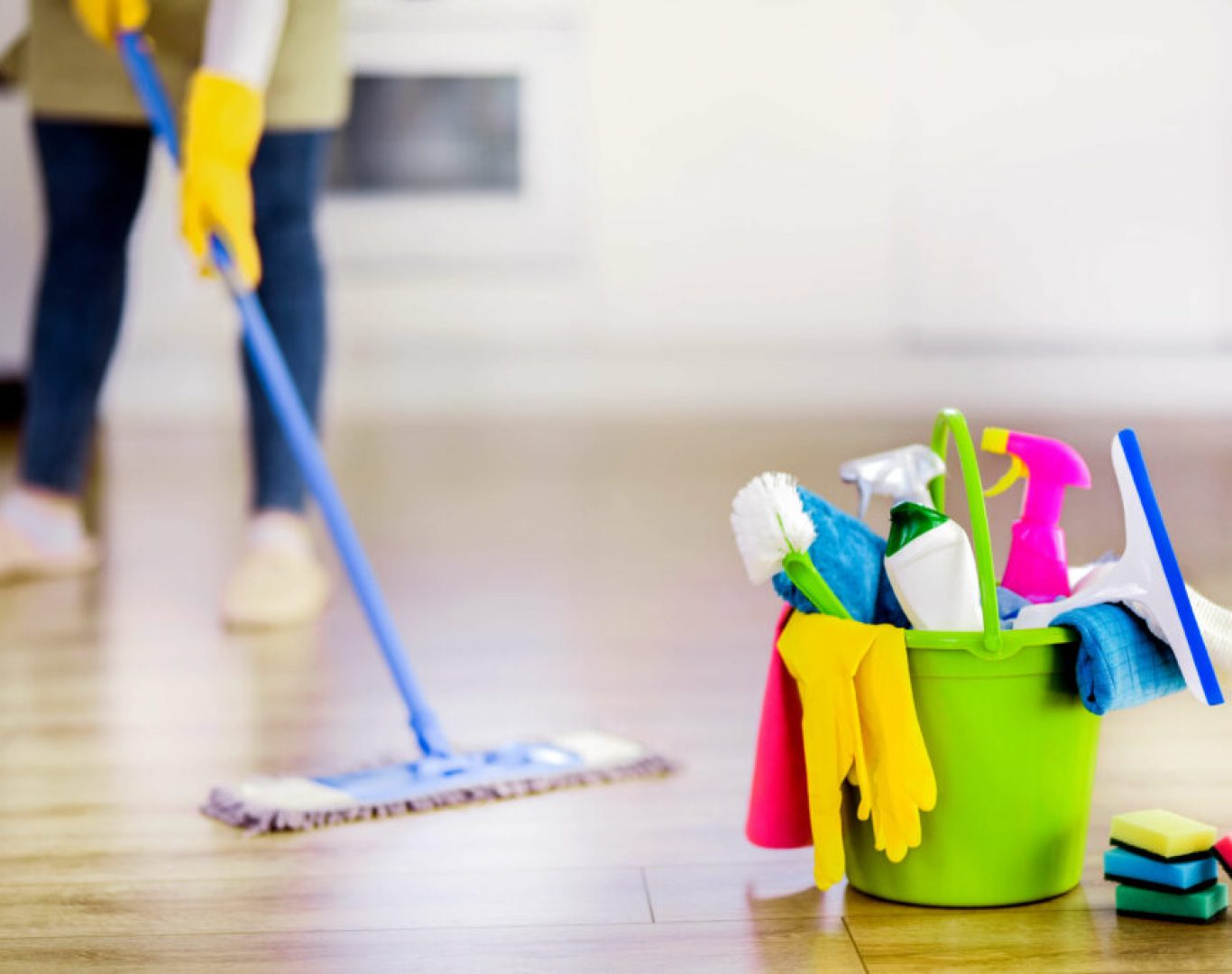 Reliable move in/out cleaning services near me in Toronto, ON by LuxeMaids