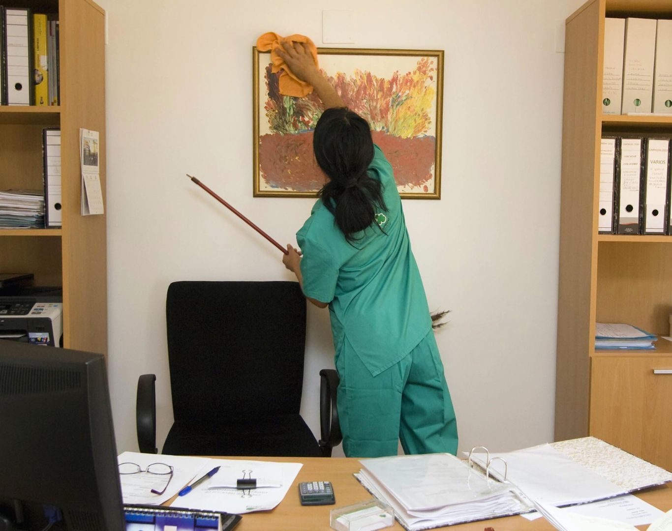 Commercial cleaning in Mississauga, ON for professional workspaces by Apex Home Cleaning