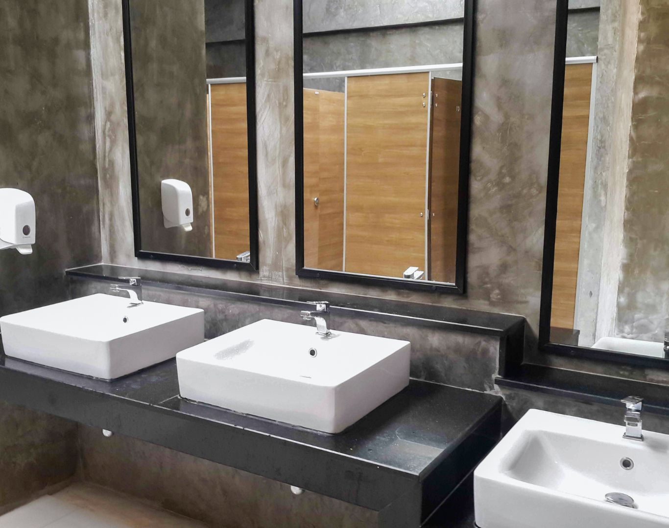 Custom commercial cleaning services in Pickering, ON tailored for local businesses