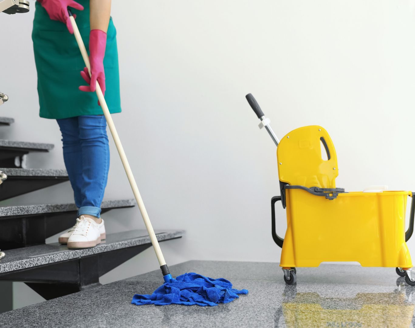 Customized commercial cleaning services in Mississauga, ON for offices and clinics