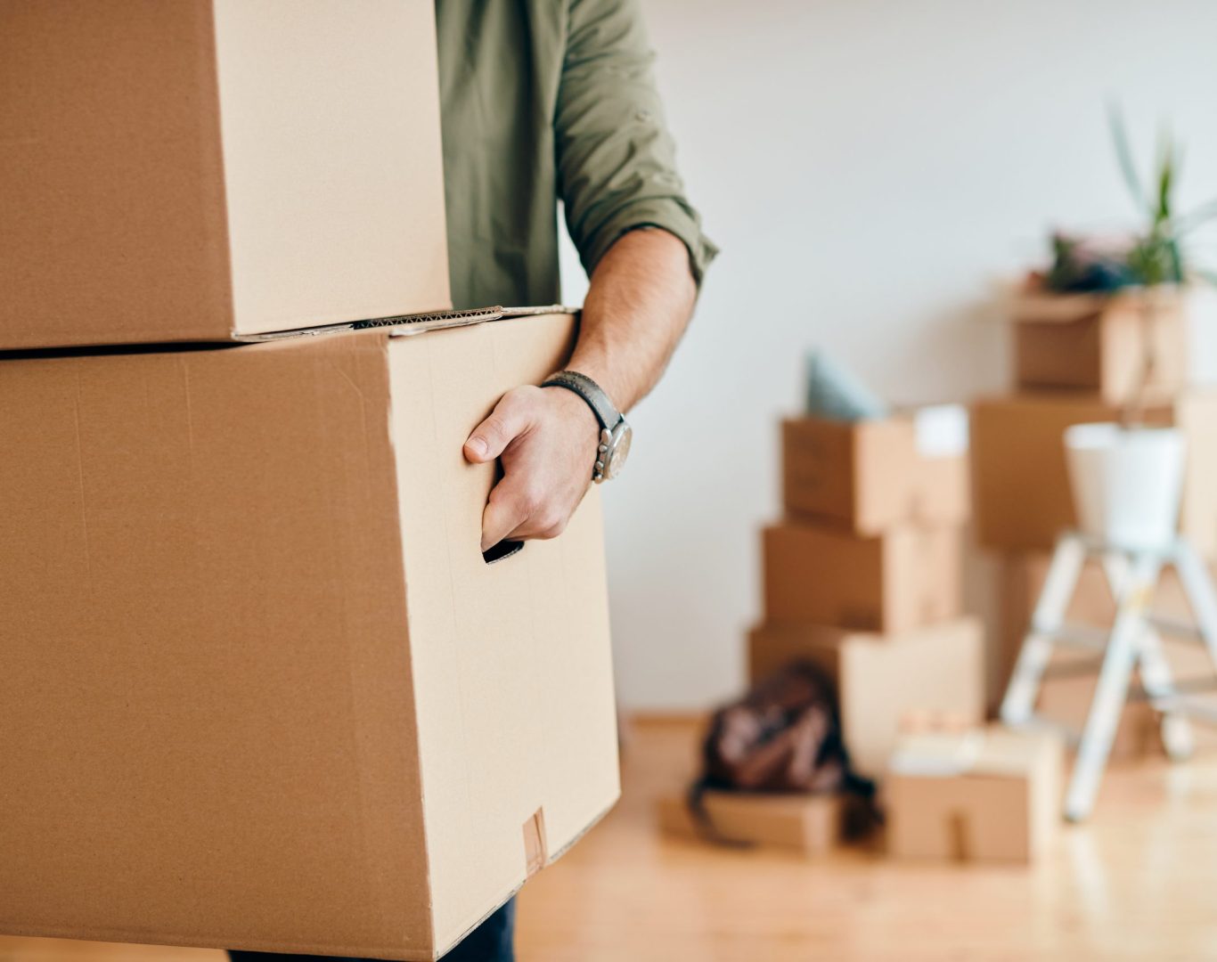 Reliable move in/out cleaning services near me in Toronto, ON by LuxeMaids